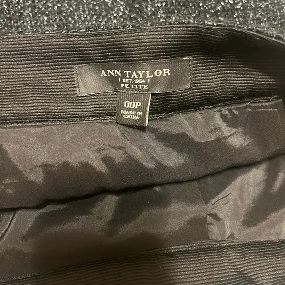 Ann Taylor Black Tweed 00 Mini Skirt - Picture 4 of 4